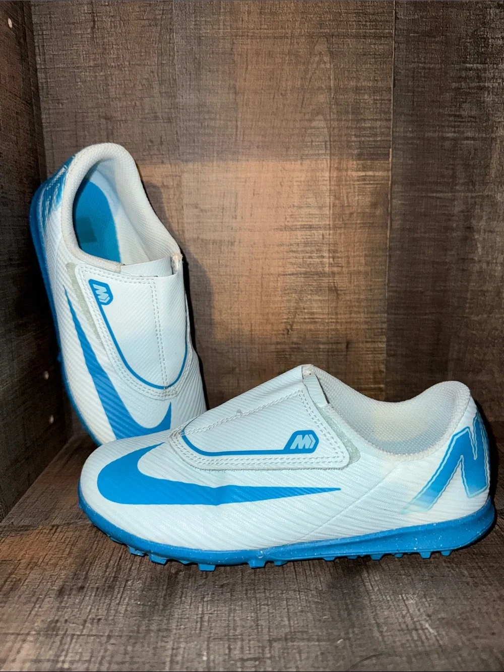 NIKE Kids White and Blue Slip-On Turf Sneakers-size 13